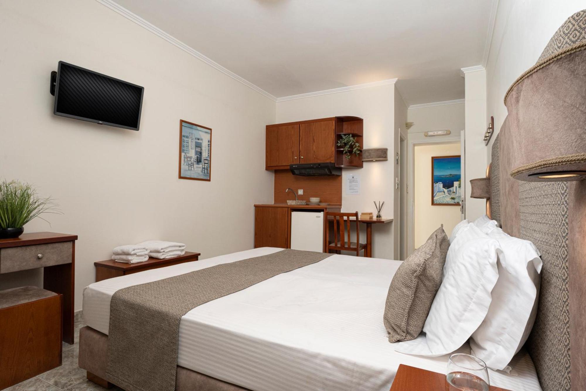 Hotel Dionysis Studios Adamantas  Exteriör bild